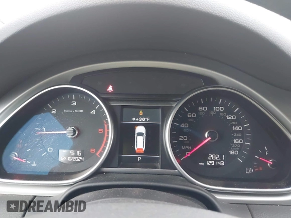 2014 Audi Q7 Premium Plus with VIN WA1LMAFE3ED016102, listed as a IAAI auction lot 40954158 with 129,143 mi miles and . Bid and sale history available at DreamBid. Image 7.