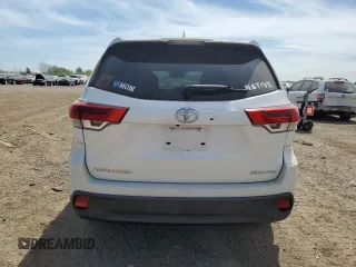 2017 Toyota Highlander XLE z VIN 5TDJZRFH2HS462953, wystawiony jako Copart lot #56287145 z przebiegiem 123 184 mil mil oraz Szkoda całkowita • Salvage title. Historia ofert i sprzedaży dostępna na DreamBid. Obrazek 6.