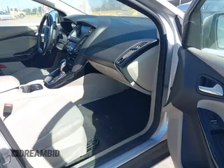 2013 Ford Focus Electric с VIN 1FADP3R40DL364398, выставлен на аукционе IAAI как лот 42509482 с пробегом 87 611 миль миль и . История ставок и продаж доступна на DreamBid. Изображение 5.