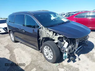 2019 Chrysler Pacifica Touring L с VIN 2C4RC1BGXKR680562, выставлен на аукционе IAAI как лот 42326423 с пробегом 141 370 миль миль и . История ставок и продаж доступна на DreamBid. Изображение 1.