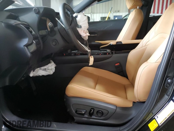 2025 Lexus UX 300h with VIN JTHUCJDH7S2003370, listed as a Copart auction lot 61748695 with 15,830 mi miles and Salvage title. Bid and sale history available at DreamBid. Image 7.