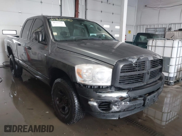 2008 Dodge Ram 1500 SLT with VIN 1D7HU18N18J231465, listed as a IAAI auction lot 41721540 with 126,523 mi miles. Bid and sale history available at carsss.com. Image 1.