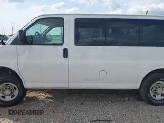 2008 Chevrolet Express Passenger z VIN 1GAGG25KX81197208, wystawiony jako IAAI lot #42022924 z przebiegiem Nie podano mil oraz . Historia ofert i sprzedaży dostępna na DreamBid. Obrazek 14.