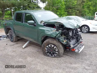 2024 Nissan Frontier SV z VIN 1N6ED1EK5RN660090, wystawiony jako IAAI lot #42258836 z przebiegiem 7 358 mil mil oraz . Historia ofert i sprzedaży dostępna na DreamBid. Obrazek 1.