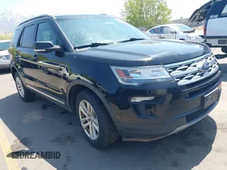 2019 Ford Explorer XLT z VIN 1FM5K8D81KGB26100, wystawiony jako IAAI lot #42074775 z przebiegiem 91 944 mil mil oraz . Historia ofert i sprzedaży dostępna na DreamBid. Obrazek 1.
