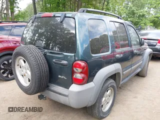 2005 Jeep Liberty Sport with VIN 1J4GL48K15W557730, listed as a IAAI auction lot 42214736 with 182,045 mi miles and . Bid and sale history available at carsss.com. Image 4.