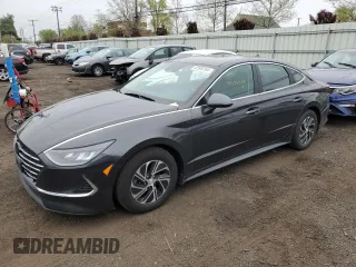 2020 Hyundai Sonata Hybrid Blue with VIN KMHL24JJ4LA009753, listed as a Copart auction lot 52606164 with 29,122 mi miles. Bid and sale history available at carsss.com. Image 1.