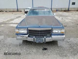 1990 Cadillac Brougham z VIN 1G6DW54Y9LR710711, wystawiony jako Copart lot #57469165 z przebiegiem Nie podano mil oraz Nie do naprawy • Non repairable. Historia ofert i sprzedaży dostępna na DreamBid. Obrazek 5.