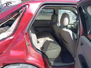 2008 Mercury Mariner with VIN 4M2CU91168KJ51836, listed as a IAAI auction lot 41891034 with 200,292 mi miles. Bid and sale history available at carsss.com. Image 8.