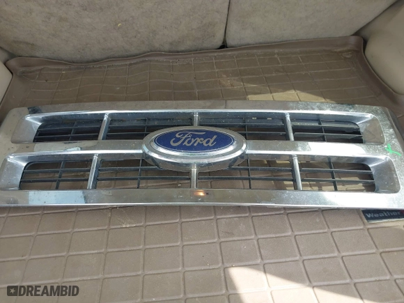 2008 Ford Escape Limited with VIN 1FMCU04188KE47630, listed as a IAAI auction lot 41944812 with 208,897 mi miles. Bid and sale history available at carsss.com. Image 12.