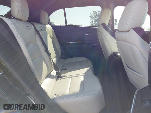 2020 Cadillac XT4 FWD Sport z VIN 1GYFZER49LF021475, wystawiony jako IAAI lot #41962892 z przebiegiem 41 603 mil mil oraz . Historia ofert i sprzedaży dostępna na DreamBid. Obrazek 8.