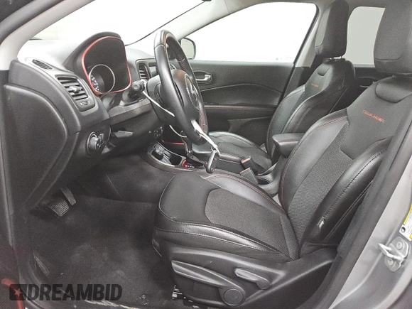 2020 Jeep Compass Trailhawk with VIN 3C4NJDDB7LT163533, listed as a Copart auction lot 55056085 with 9,815 mi miles and Clean Title. Bid and sale history available at carsss.com. Image 7.