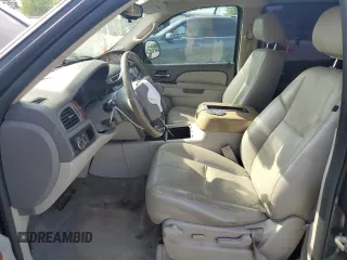 2010 Chevrolet Suburban LT with VIN 1GNUCJE03AR196074, listed as a Copart auction lot 53870425 with 265,793 mi miles and Salvage Title. Bid and sale history available at DreamBid. Image 7.