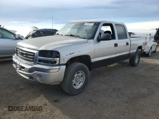 2005 GMC Sierra 1500HD SLT z VIN 1GTGK13U45F891332, wystawiony jako Copart lot #84940244 z przebiegiem 210 469 mil mil oraz Szkody całkowita. Historia ofert i sprzedaży dostępna na DreamBid. Obrazek 1.