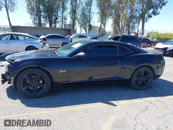 2013 Chevrolet Camaro LT z VIN 2G1FC1E30D9128690, wystawiony jako IAAI lot #41856470 z przebiegiem 139 573 mil mil oraz . Historia ofert i sprzedaży dostępna na DreamBid. Obrazek 15.
