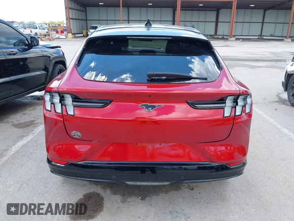 2021 Ford Mustang Mach-E Premium z VIN 3FMTK3R71MMA08132, wystawiony jako IAAI lot #42019112 z przebiegiem 38 024 mil mil oraz . Historia ofert i sprzedaży dostępna na DreamBid. Obrazek 16.
