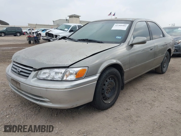 2000 Toyota Camry CE z VIN JT2BG22K9Y0458526, wystawiony jako IAAI lot #42289402 z przebiegiem 269 596 mil mil oraz . Historia ofert i sprzedaży dostępna na DreamBid. Obrazek 2.