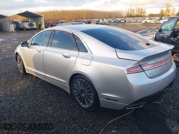 2015 Lincoln MKZ Hybrid z VIN 3LN6L2LU7FR614253, wystawiony jako IAAI lot #40872678 z przebiegiem 185 637 mil mil oraz . Historia ofert i sprzedaży dostępna na DreamBid. Obrazek 3.