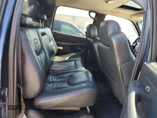 2002 Chevrolet Avalanche with VIN 3GNEK13TX2G250105, listed as a Copart auction lot 52038705 with 181,119 mi miles and Salvage Title. Bid and sale history available at carsss.com. Image 10.