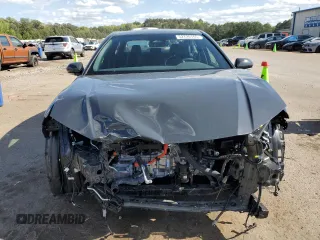 2025 Toyota Camry LE z VIN 4T1DAACK3SU079723, wystawiony jako Copart lot #52720165 z przebiegiem 5800 mil mil oraz Szkoda całkowita • Salvage title. Historia ofert i sprzedaży dostępna na DreamBid. Obrazek 5.