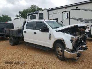 2017 Ford F-350 Lariat z VIN 1FD8W3G63HEE73995, wystawiony jako Copart lot #60894845 z przebiegiem 147 429 mil mil oraz Szkoda całkowita • Salvage title. Historia ofert i sprzedaży dostępna na DreamBid. Obrazek 4.