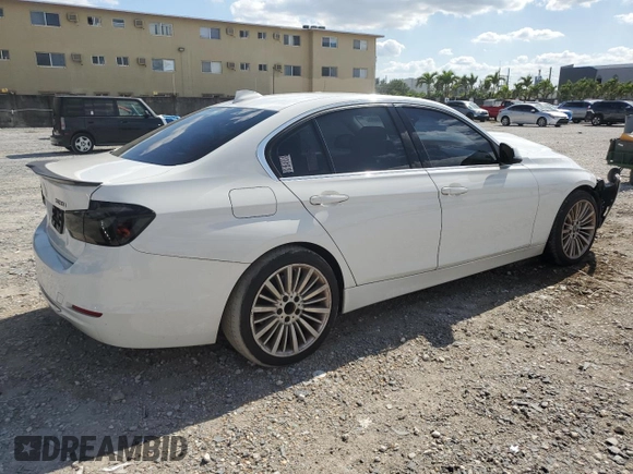 2013 BMW 3 Series 328i xDrive z VIN WBA3B5C57DF597059, wystawiony jako Copart lot #52441895 z przebiegiem 154 003 mil mil oraz Szkoda całkowita • Salvage title. Historia ofert i sprzedaży dostępna na DreamBid. Obrazek 3.