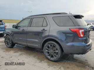 2017 Ford Explorer XLT z VIN 1FM5K8D85HGA93482, wystawiony jako Copart lot #61413425 z przebiegiem 149 014 mil mil oraz Szkoda całkowita • Salvage title. Historia ofert i sprzedaży dostępna na DreamBid. Obrazek 2.