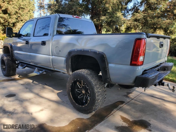2006 Chevrolet Silverado 2500HD Work Truck with VIN 1GCHK23246F108181, listed as a Copart auction lot 79138164 with 157,889 mi miles and Clean Title. Bid and sale history available at carsss.com. Image 3.