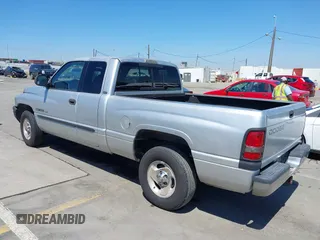 2001 Dodge 1500 z VIN 3B7HC13Y81G751619, wystawiony jako IAAI lot #41997208 z przebiegiem 125 555 mil mil oraz . Historia ofert i sprzedaży dostępna na DreamBid. Obrazek 3.