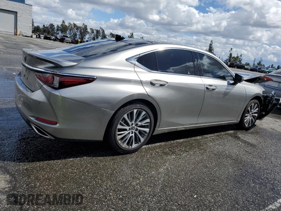 2021 Lexus ES with VIN 58ADZ1B10MU107152, listed as a Copart auction lot 48235555 with 39,221 mi miles and Salvage Title. Bid and sale history available at carsss.com. Image 3.