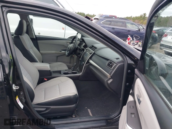 2015 Toyota Camry XLE with VIN 4T1BF1FK7FU079685, listed as a IAAI auction lot 41998976 with 109,489 mi miles. Bid and sale history available at carsss.com. Image 5.