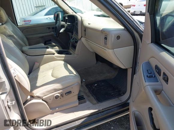 2004 Chevrolet Tahoe LT with VIN 1GNEK13Z64J292910, listed as a IAAI auction lot 42570170 with 309,679 mi miles and . Bid and sale history available at DreamBid. Image 5.