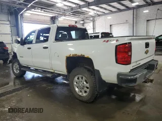 2015 Chevrolet Silverado 3500HD LT z VIN 1GC4KZC86FF132817, wystawiony jako Copart lot #56493565 z przebiegiem 288 917 mil mil oraz Szkody całkowita. Historia ofert i sprzedaży dostępna na DreamBid. Obrazek 2.