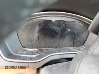 2022 Audi Q5 S line Premium Plus z VIN WA1EAAFY1N2137332, wystawiony jako Copart lot #55388645 z przebiegiem Nie podano mil oraz Szkoda całkowita • Salvage title. Historia ofert i sprzedaży dostępna na DreamBid. Obrazek 9.