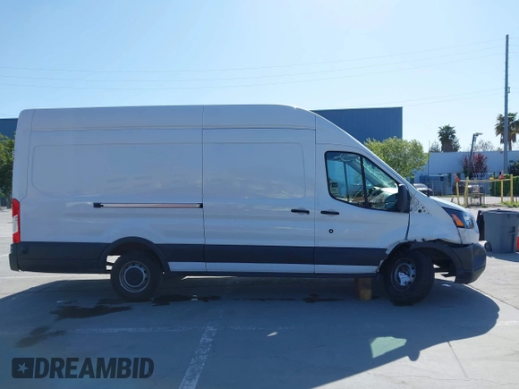 2018 Ford Transit with VIN 1FTYR3XM0JKB05503, listed as a IAAI auction lot 41979147 with 182,903 mi miles. Bid and sale history available at carsss.com. Image 13.
