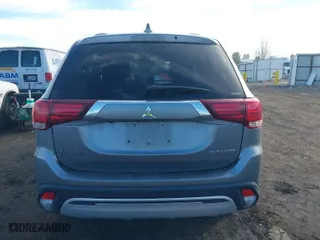 2019 Mitsubishi Outlander ES with VIN JA4AZ3A33KZ003536, listed as a IAAI auction lot 41708140 with 98,552 mi miles. Bid and sale history available at carsss.com. Image 16.
