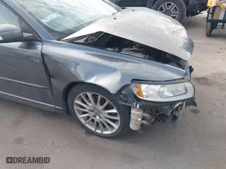 2010 Volvo V50 with VIN YV1382MW9A2527311, listed as a IAAI auction lot 41703302 with 0 mi miles. Bid and sale history available at carsss.com. Image 6.