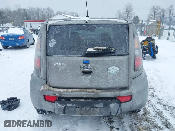 2010 Kia Soul + with VIN KNDJT2A23A7042047, listed as a IAAI auction lot 41578149 with 39,485 mi miles. Bid and sale history available at carsss.com. Image 16.