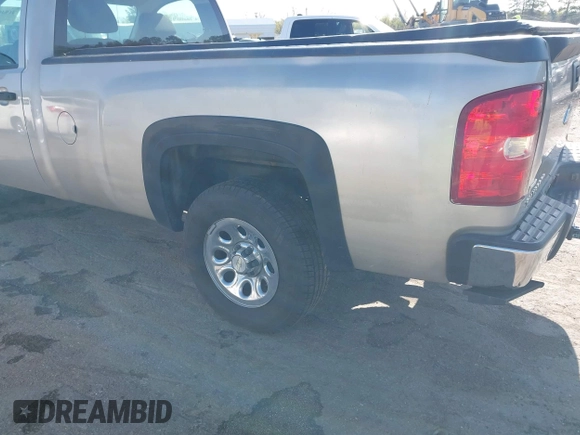 2009 Chevrolet Silverado 1500 1LT with VIN 1GCEK14099Z149726, listed as a IAAI auction lot 41940918 with 127,155 mi miles and . Bid and sale history available at DreamBid. Image 6.
