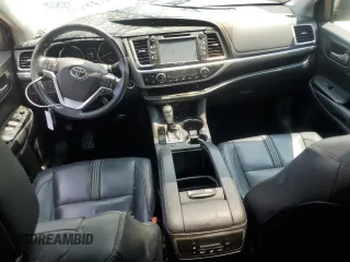 2018 Toyota Highlander SE with VIN 5TDJZRFH9JS559055, listed as a Copart auction lot 60197655 with 114,752 mi miles and Salvage title. Bid and sale history available at DreamBid. Image 8.
