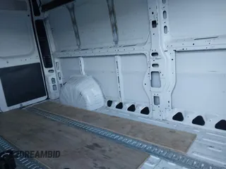2015 Ram ProMaster Cargo z VIN 3C6TRVDG5FE520998, wystawiony jako IAAI lot #42041239 z przebiegiem 203 263 mil mil oraz . Historia ofert i sprzedaży dostępna na DreamBid. Obrazek 8.