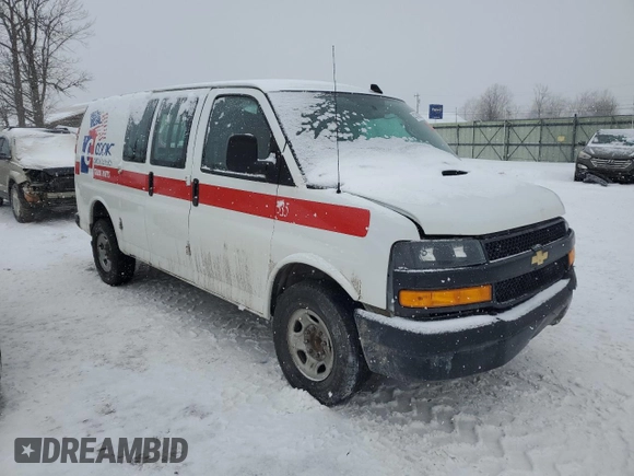 2020 Chevrolet Express Cargo Van with VIN 1GCWGAFG3L1259676, listed as a Copart auction lot 43748395 with 156,622 mi miles and Salvage Title. Bid and sale history available at carsss.com. Image 4.