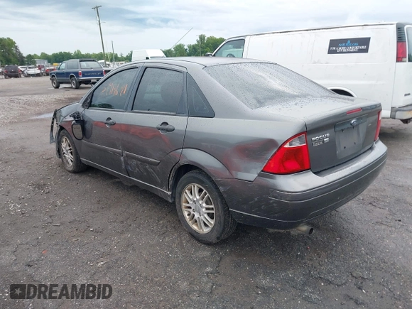 2007 Ford Focus S with VIN 1FAFP34N97W111639, listed as a IAAI auction lot 39914681 with 193,895 mi miles. Bid and sale history available at carsss.com. Image 3.