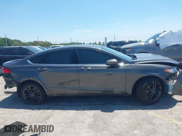 2018 Ford Fusion SE with VIN 3FA6P0HD6JR255644, listed as a IAAI auction lot 42021447 with 122,022 mi miles. Bid and sale history available at carsss.com. Image 14.