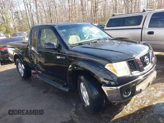 2006 Nissan Frontier SE z VIN 1N6AD06U36C410816, wystawiony jako IAAI lot #41645956 z przebiegiem 101 487 mil mil oraz . Historia ofert i sprzedaży dostępna na DreamBid. Obrazek 1.