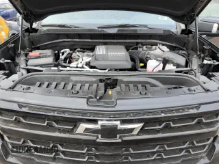 2025 Chevrolet Silverado 1500 with VIN 1GCUKEE86SZ159322, listed as a Copart auction lot 52690435 with 4,975 mi miles and Salvage Title. Bid and sale history available at DreamBid. Image 11.