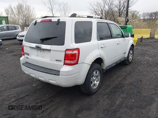 2008 Ford Escape Limited with VIN 1FMCU94178KE46120, listed as a IAAI auction lot 42046936 with 173,658 mi miles. Bid and sale history available at carsss.com. Image 4.