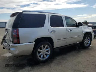 2012 GMC Yukon Denali with VIN 1GKS2EEF0CR181781, listed as a Copart auction lot 46370395 with 177,592 mi miles and Salvage Title. Bid and sale history available at carsss.com. Image 3.