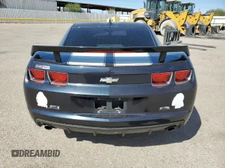 2013 Chevrolet Camaro LS z VIN 2G1FA1E37D9166438, wystawiony jako Copart lot #54959315 z przebiegiem 140 248 mil mil oraz Szkoda całkowita • Salvage title. Historia ofert i sprzedaży dostępna na DreamBid. Obrazek 6.