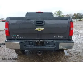 2010 Chevrolet Silverado 1500 LT with VIN 3GCRCSE02AG234916, listed as a IAAI auction lot 41376798 with 215,891 mi miles. Bid and sale history available at carsss.com. Image 17.